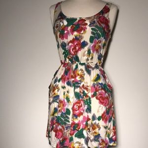 Floral dress with side pockets
